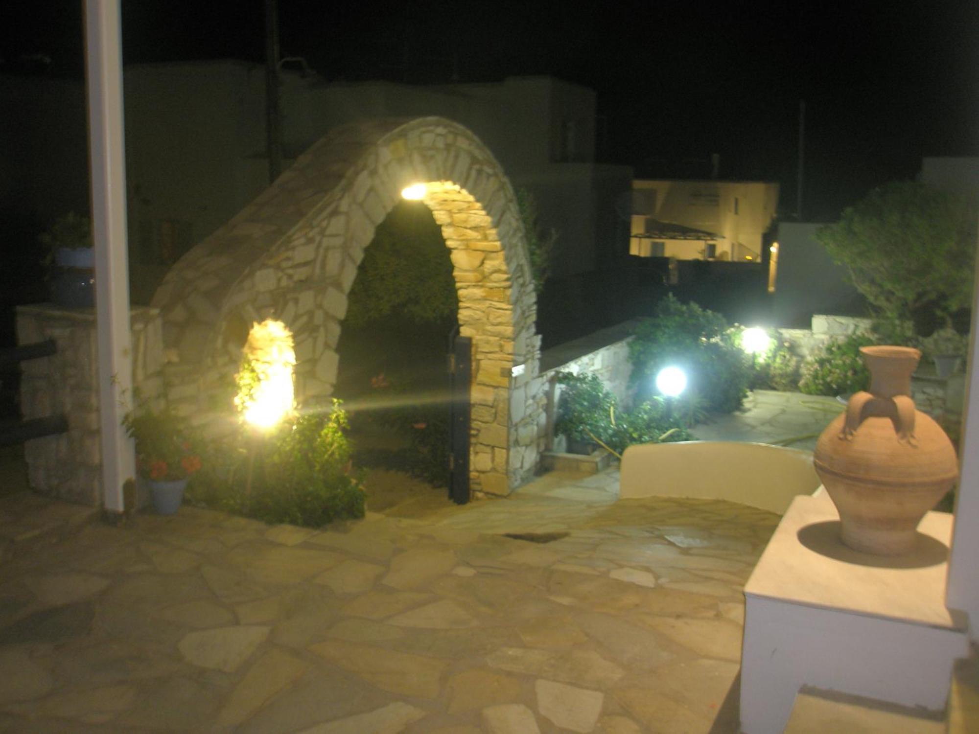 Vavanos Studios Náousa Exteriör bild